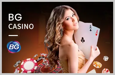 Bàn chơi Poker với chip và bài tại G69